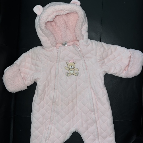 Little Me Baby Girl’s Faux Fur& Quilted Bear Footie. Size 6-9 M. Gently used. - Picture 5 of 9